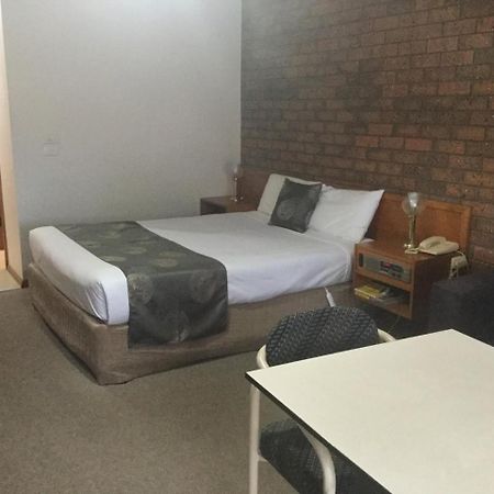 Sportslander Motor Inn Moama Exteriör bild