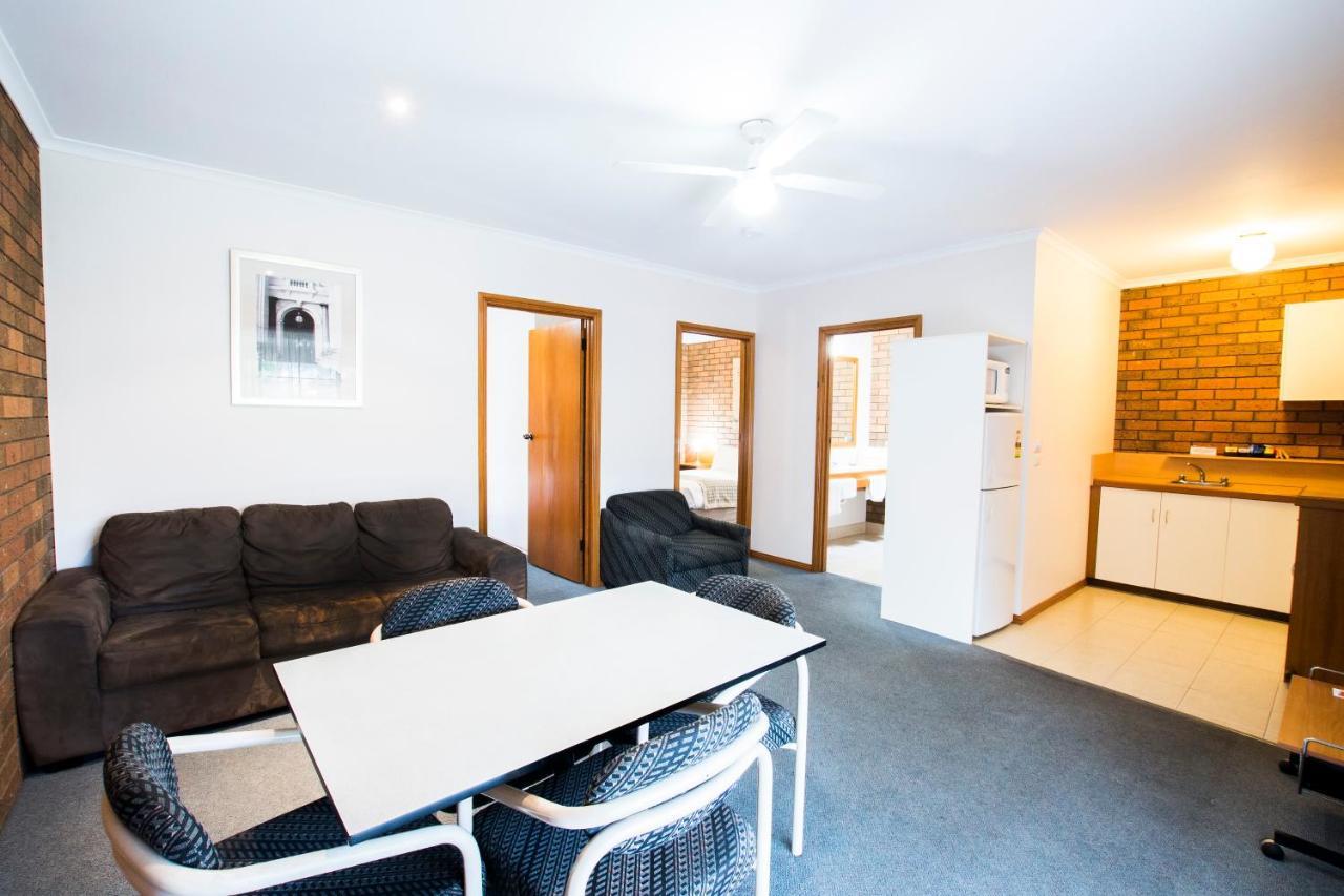 Sportslander Motor Inn Moama Exteriör bild
