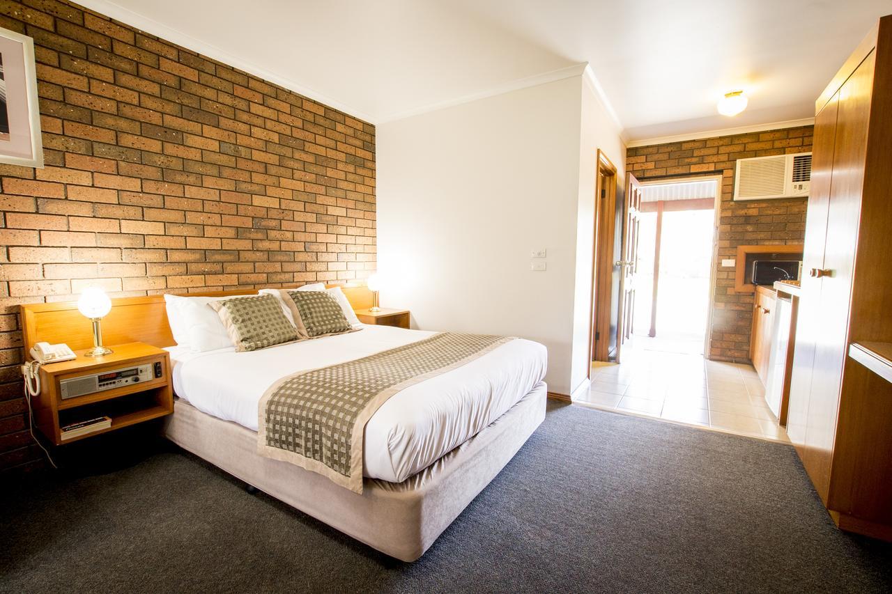 Sportslander Motor Inn Moama Exteriör bild