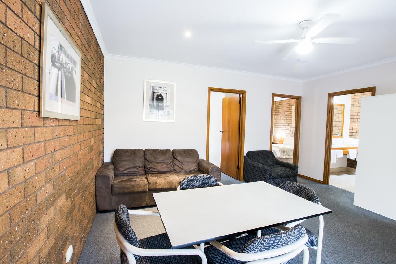 Sportslander Motor Inn Moama Exteriör bild